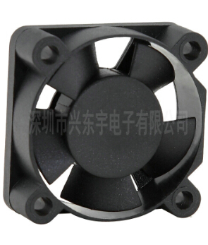 用電飯煲散熱風(fēng)扇，降溫降音并存